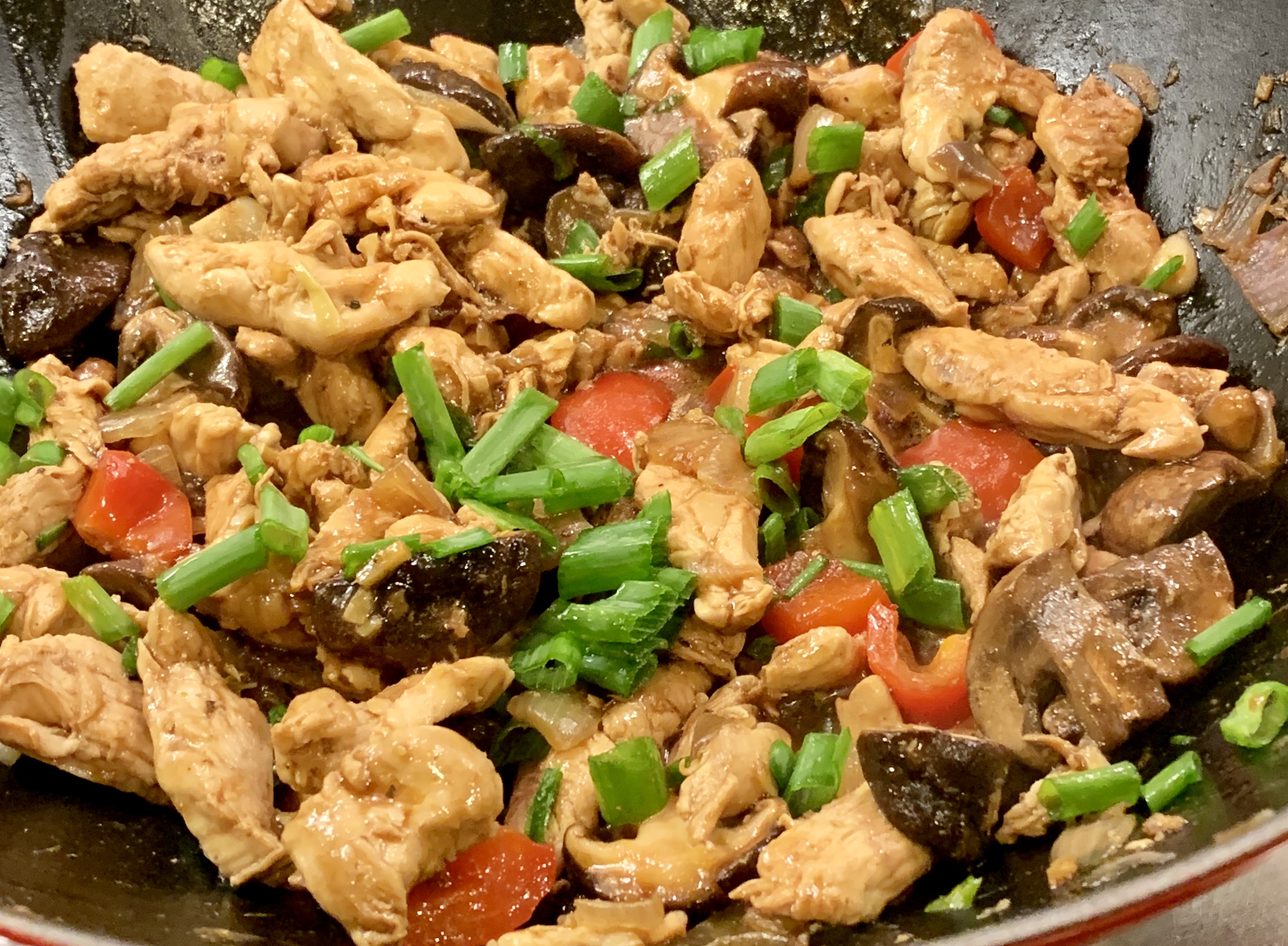 Stir Fried Chicken and Mushrooms in Oyster Sauce and Chilli Cook with